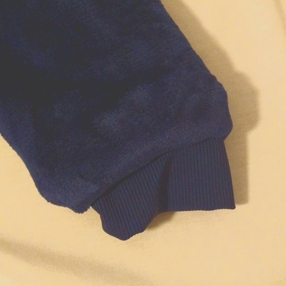 Knee Length Robe - Picture 4 of 10